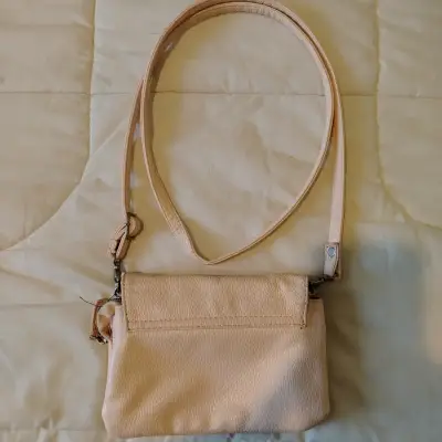 Cartera rosada con correa larga - miniatura 2