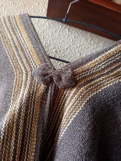 Poncho típico chileno Liso color marrón - miniatura 3