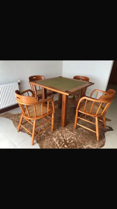 Mesa de juego de madera - miniatura 1