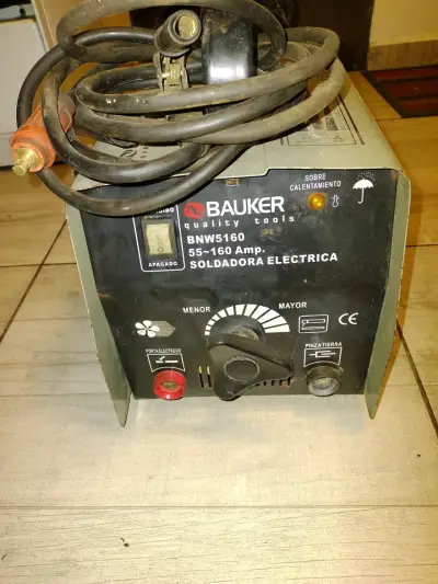 Soldadora eléctrica Bauker 160 Amp - miniatura 1