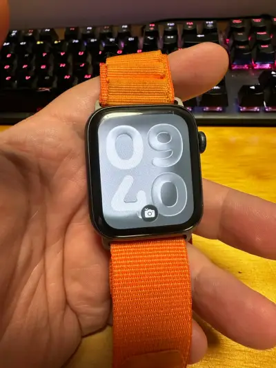 Apple Watch Series 6 44 mm con Cellylar - miniatura 1