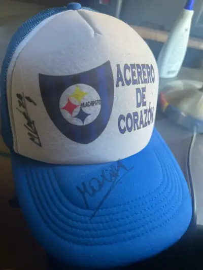 gorro firmado por maximiliano rodriguez - miniatura 1