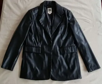 Blazer negro de cuero sintético - miniatura 1