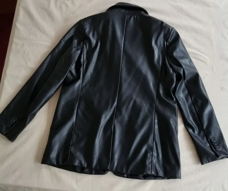 Blazer negro de cuero sintético - 4
