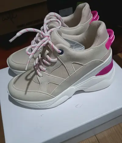 Zapatillas Karl Lagerfeld - miniatura 1
