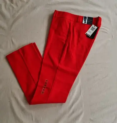 Pantalones rojos nuevos - miniatura 1