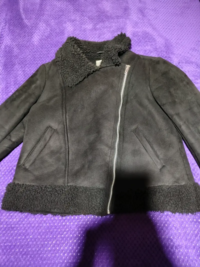Chaqueta negra con forro polar - 1