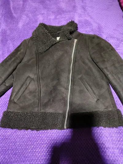 Chaqueta negra con forro polar - miniatura 2
