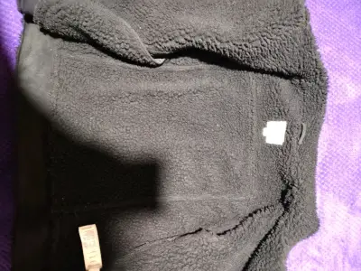 Chaqueta negra con forro polar - miniatura 3