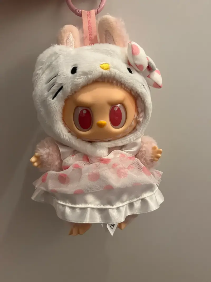 Labubu Sanrio Hello Kitty original Pop Mart - 1
