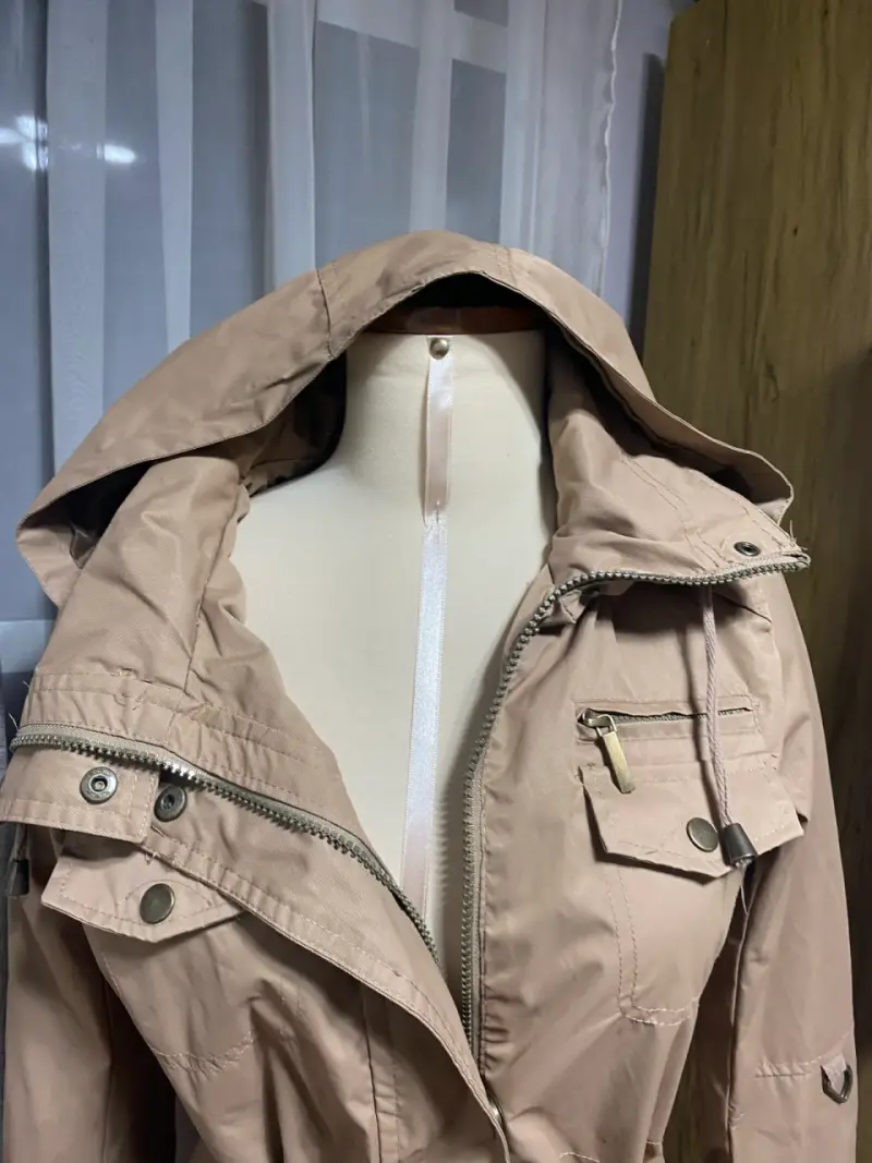 Parka beige con capucha - 1