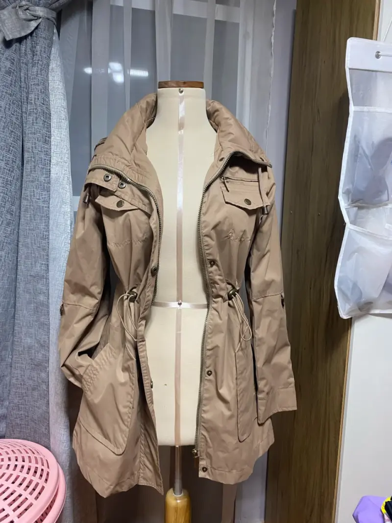 Parka beige con capucha - 3