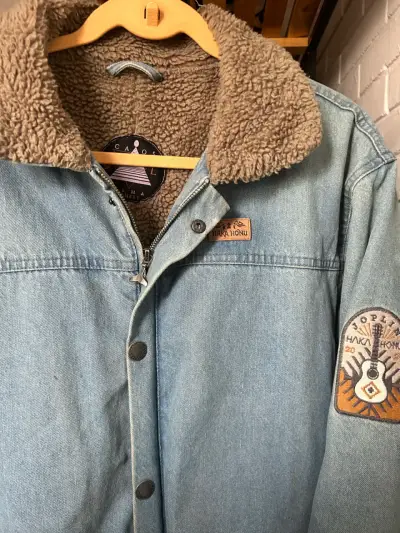 Chaqueta de mezclilla con chiporro - miniatura 2