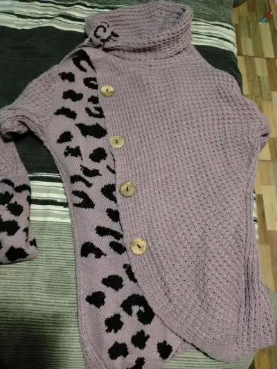 Chaleco morado con diseño animal print - miniatura 2