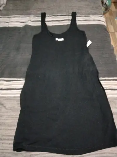 Polera negra sin mangas - miniatura 1