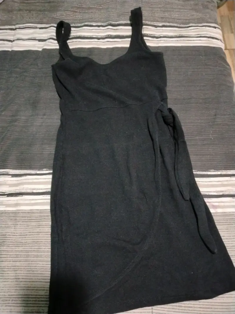 Polera negra sin mangas - 2