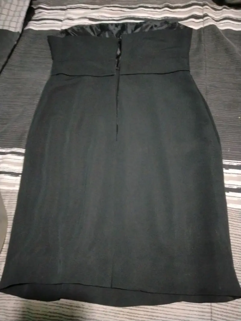 Vestido negro elegante - 1