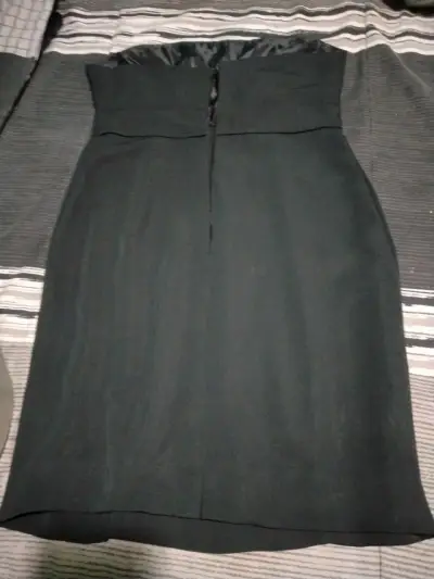 Vestido negro elegante - miniatura 1