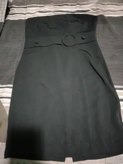 Vestido negro elegante - miniatura 2