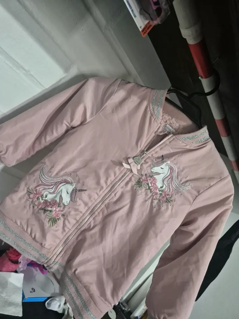 Chaqueta rosada con unicornios talla 6 - 1