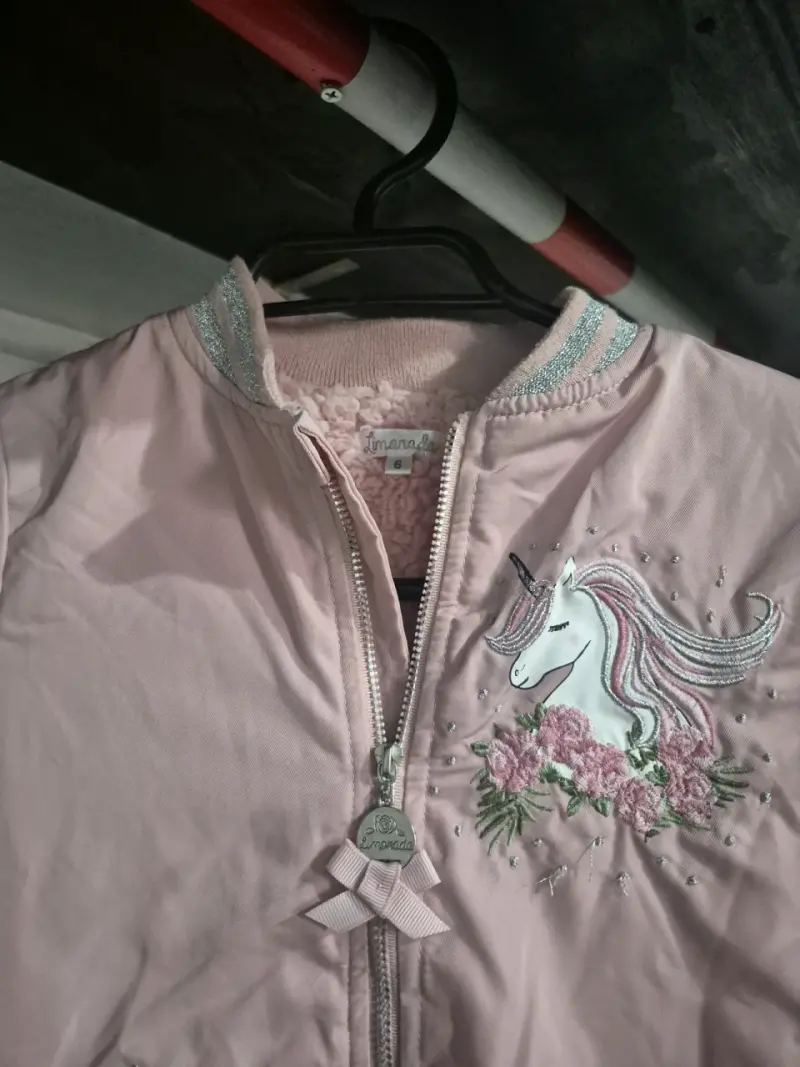 Chaqueta rosada con unicornios talla 6 - 2