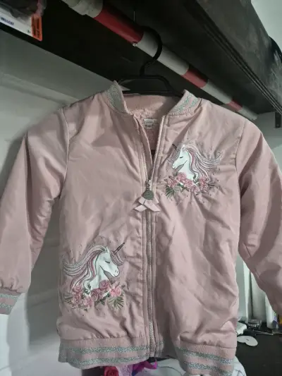 Chaqueta rosada con unicornios talla 6 - miniatura 3