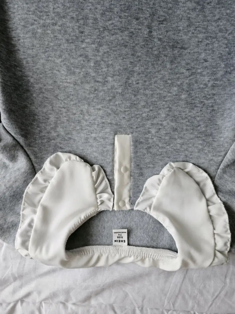 Vestido gris con cuello blanco - 2