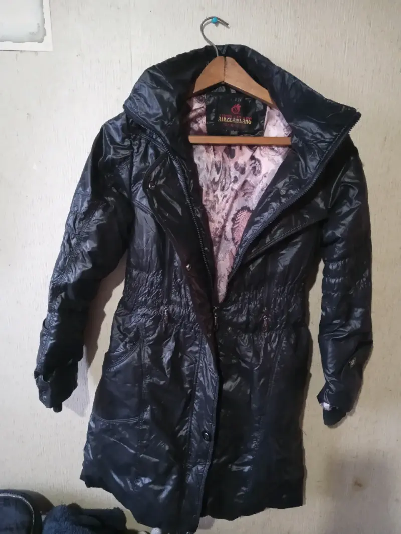 Chaqueta rosada con capucha - 5