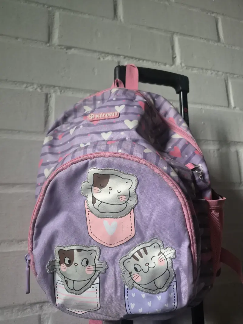 Mochila Xtrem con gatos y corazones - 1