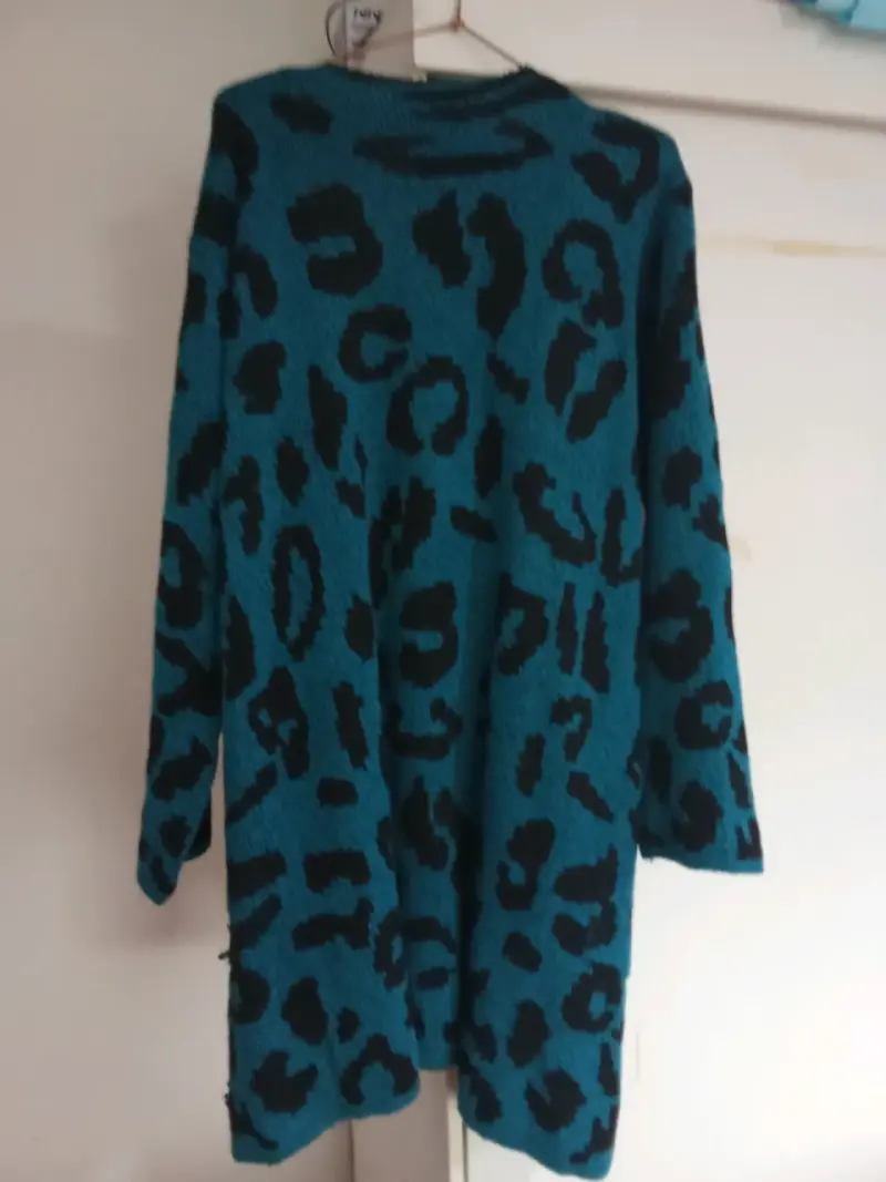 Chaqueta larga estampada azul y negra - 7