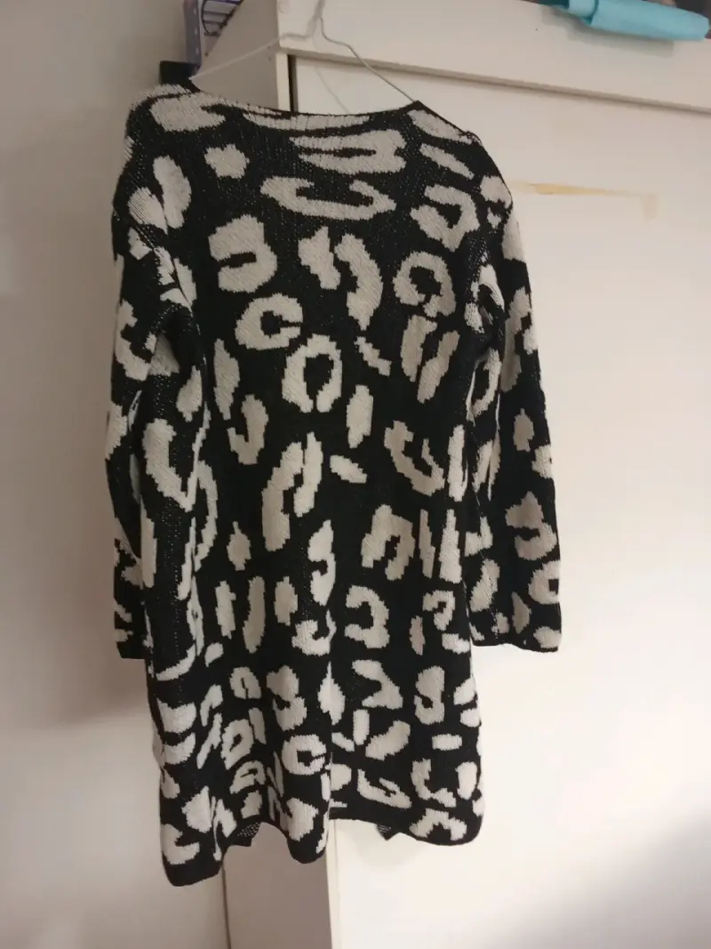 Chaqueta larga estampada azul y negra - 10
