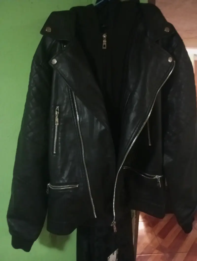 Chaqueta de cuero negro - 1