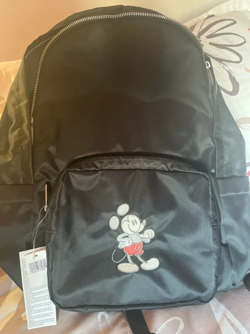 Mochila negra Mickey Mouse. Nueva - 1