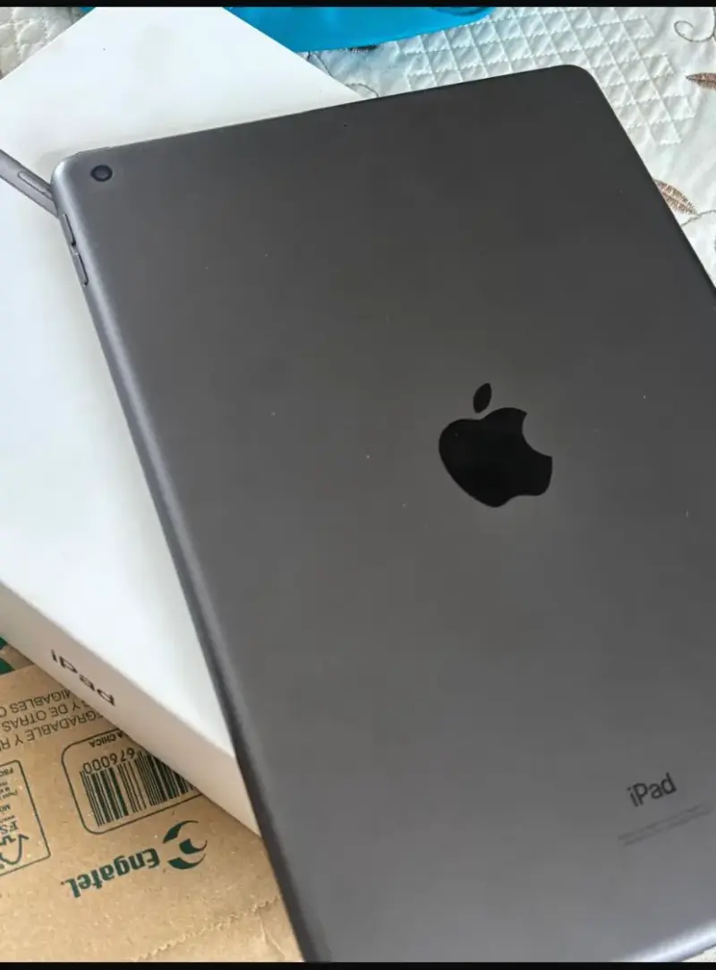 iPad gris oscuro 32GB