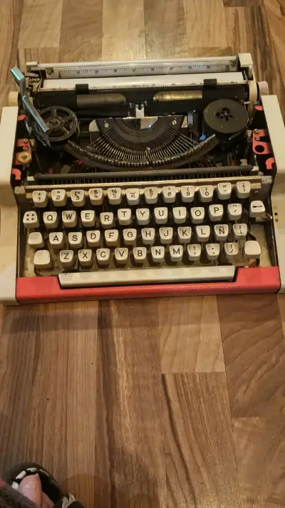 Máquina de escribir - miniatura 2