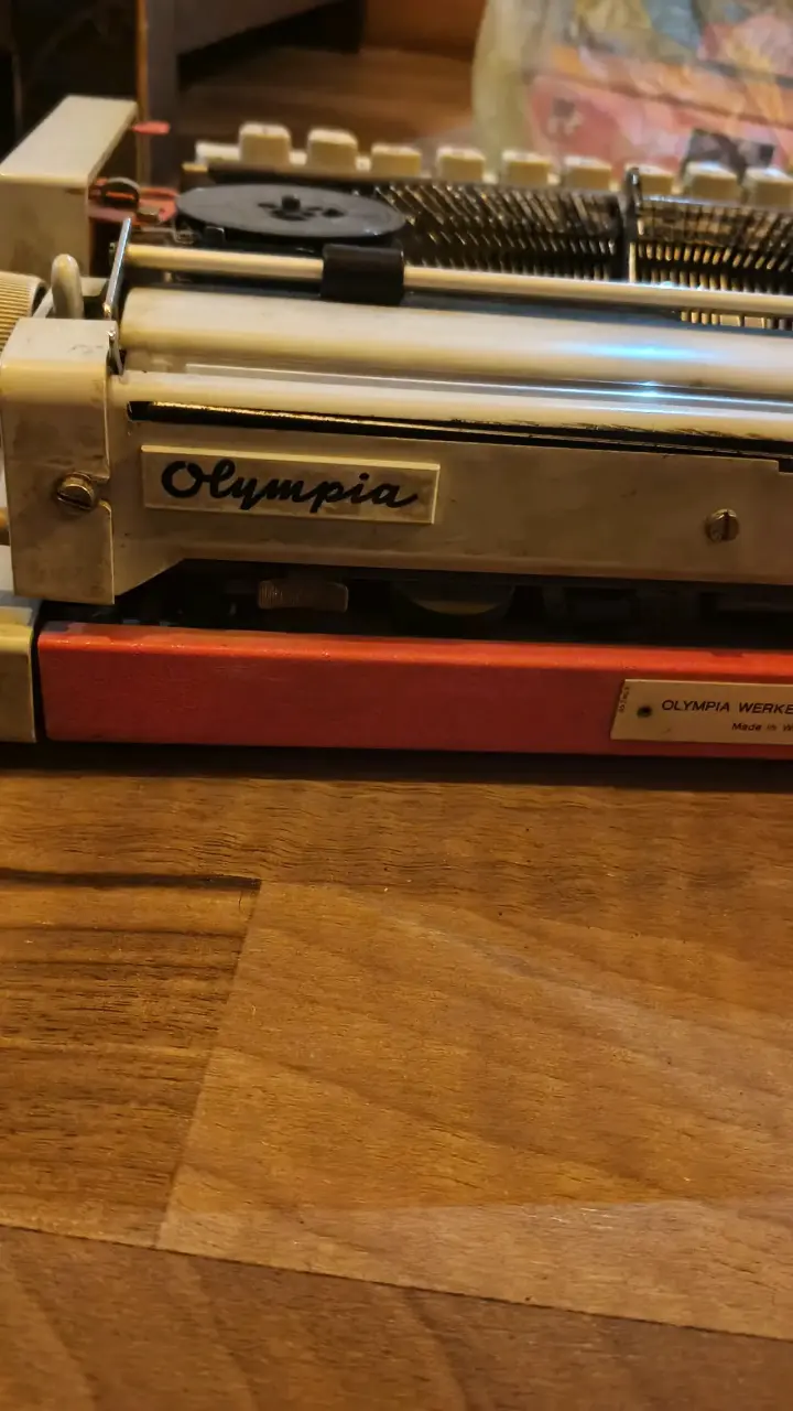 Máquina de escribir - 4