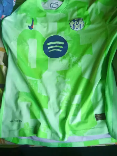 Polera deportiva verde flúor FCB - miniatura 1