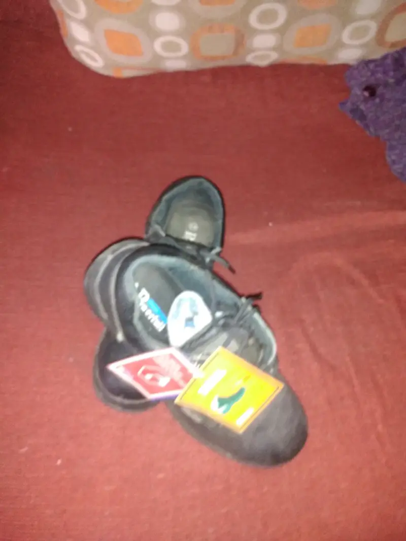 Zapatos negros nuevos con etiqueta - 4