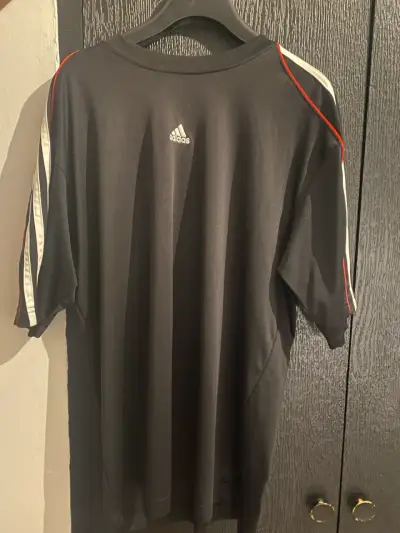 Polera deportiva negra Adidas - miniatura 1