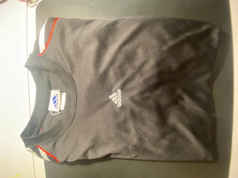 Polera deportiva negra Adidas - 2