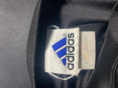 Polera deportiva negra Adidas - miniatura 3