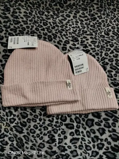 Gorros de lana rosados nuevos - miniatura 1