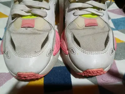 Zapatillas deportivas blancas - miniatura 1
