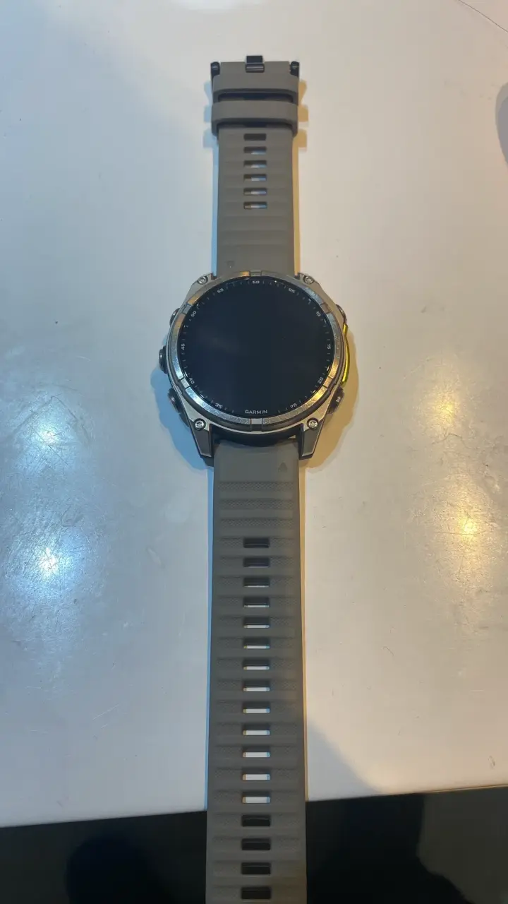 Smartwatch Garmin Fénix 8 Solar - 1