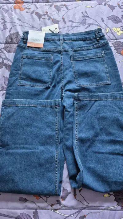 Jeans azul nuevo talla 42 - miniatura 2