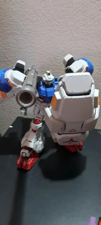 Figura de acción robot articulado - miniatura 1