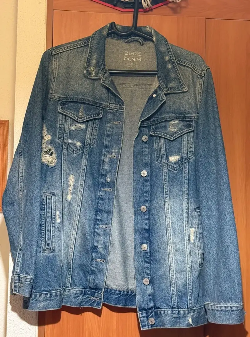 Chaqueta de mezclilla azul desgastada - 2