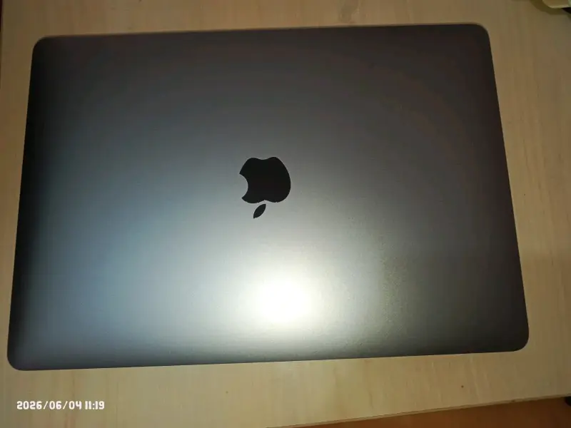 Laptop Apple gris espacial - 1