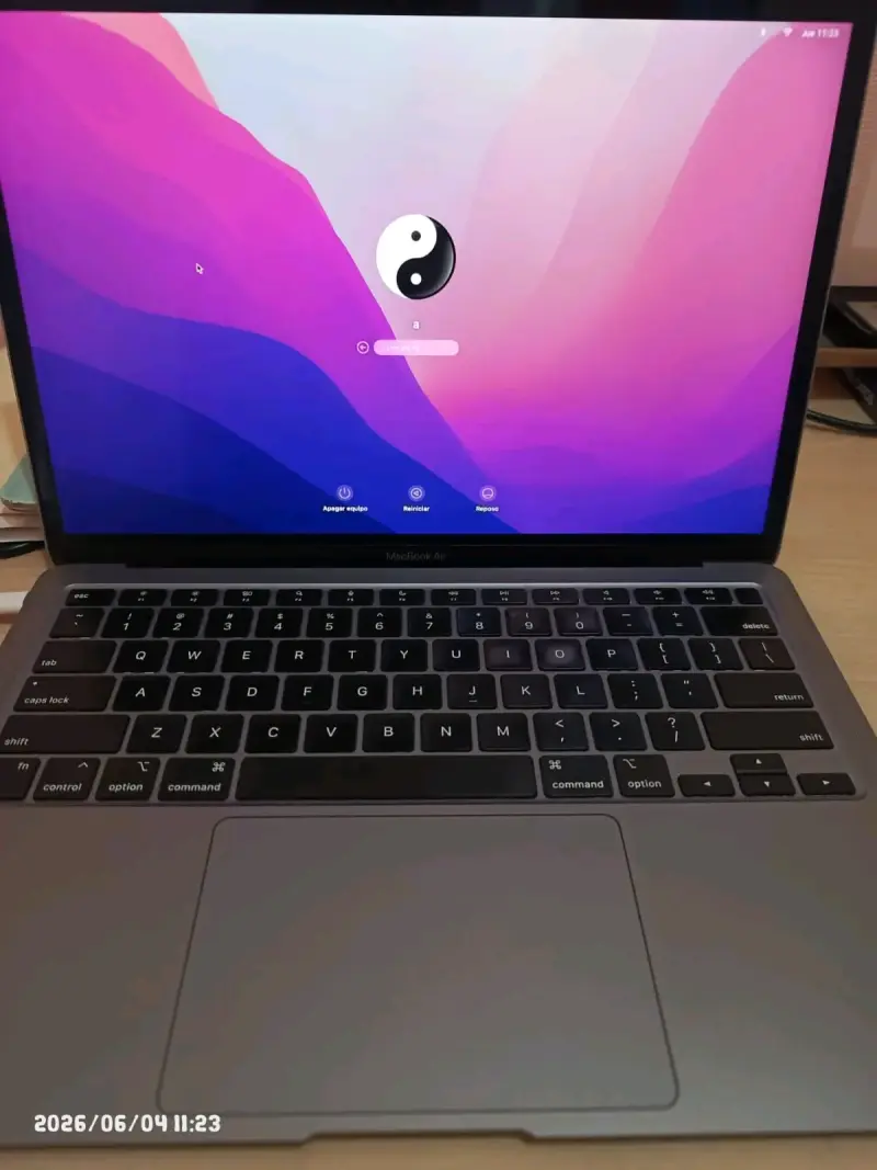 Laptop Apple gris espacial - 2