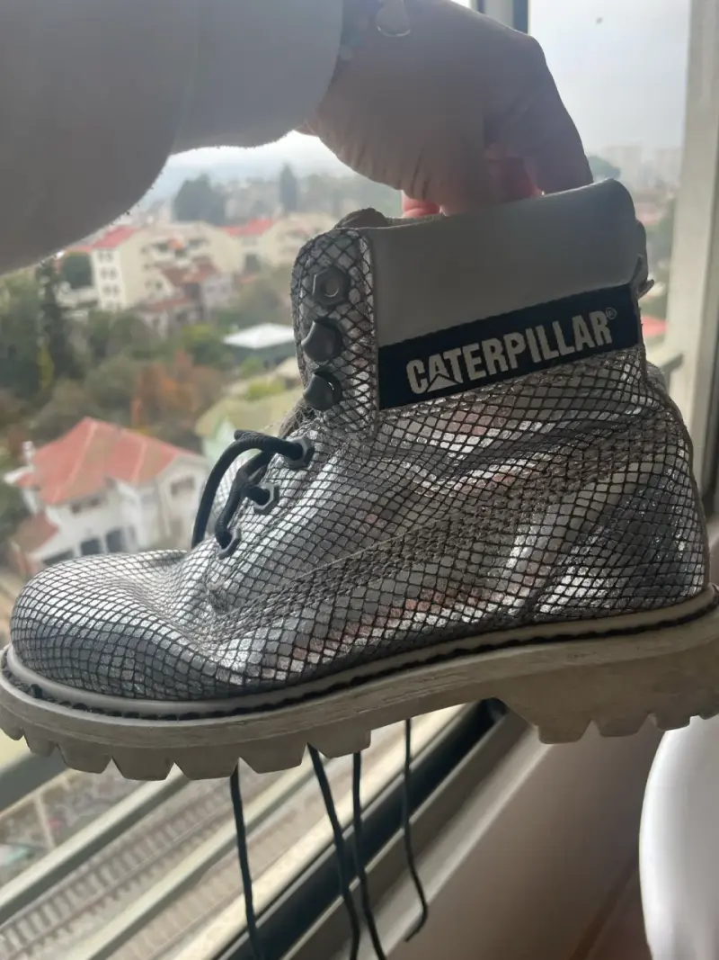Botas Caterpillar plateadas - 3